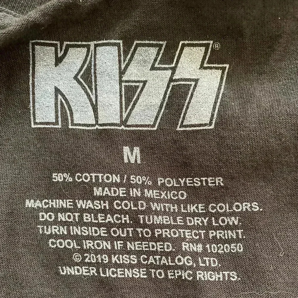 🆕Kiss Short Slevee Graphic T-Shirt M🆕 - Picture 3 of 4